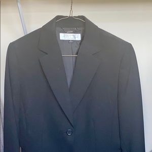 TAHARI two button Black Blazer size 6